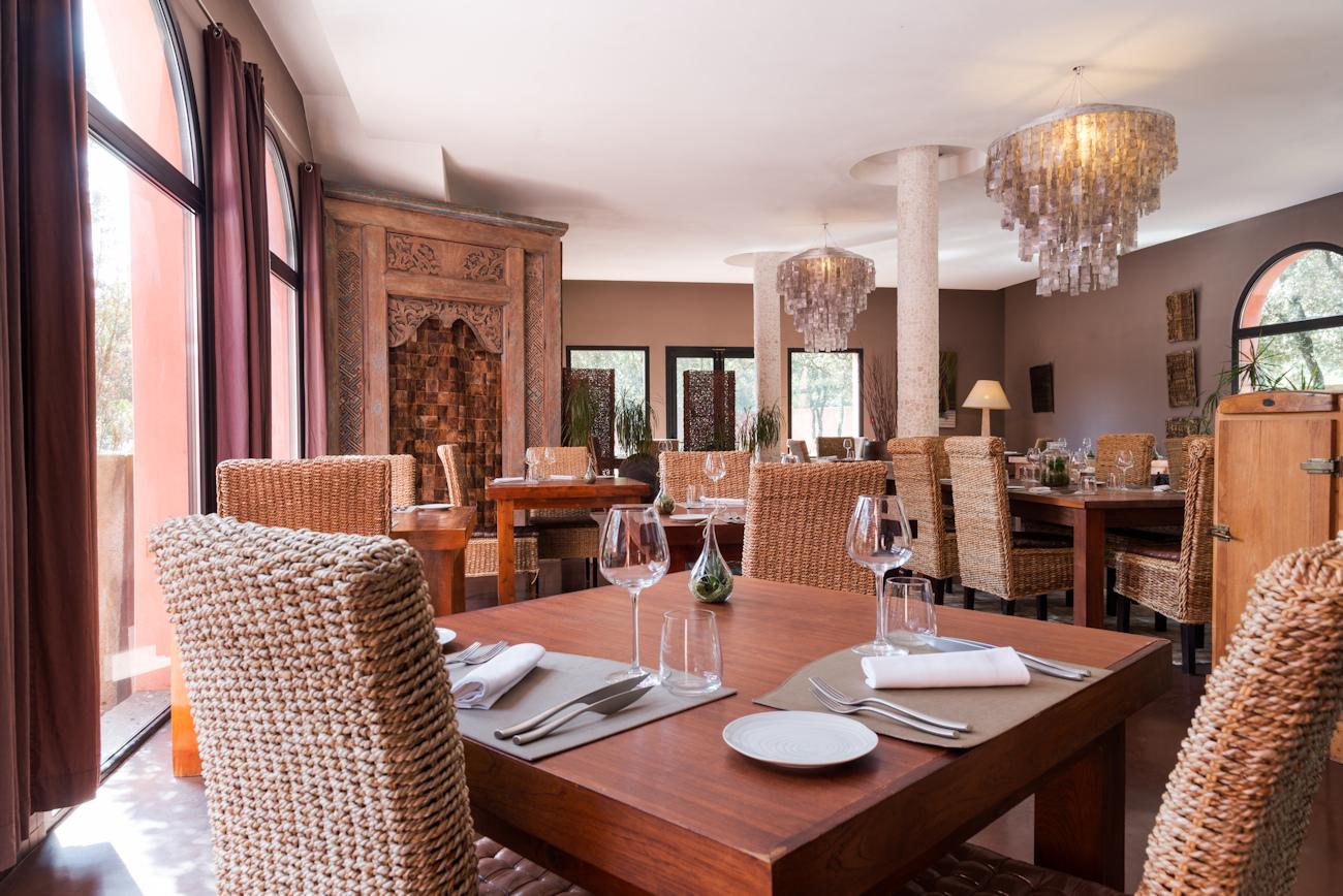 DISINI DECO France dining room with custom furniture and decor